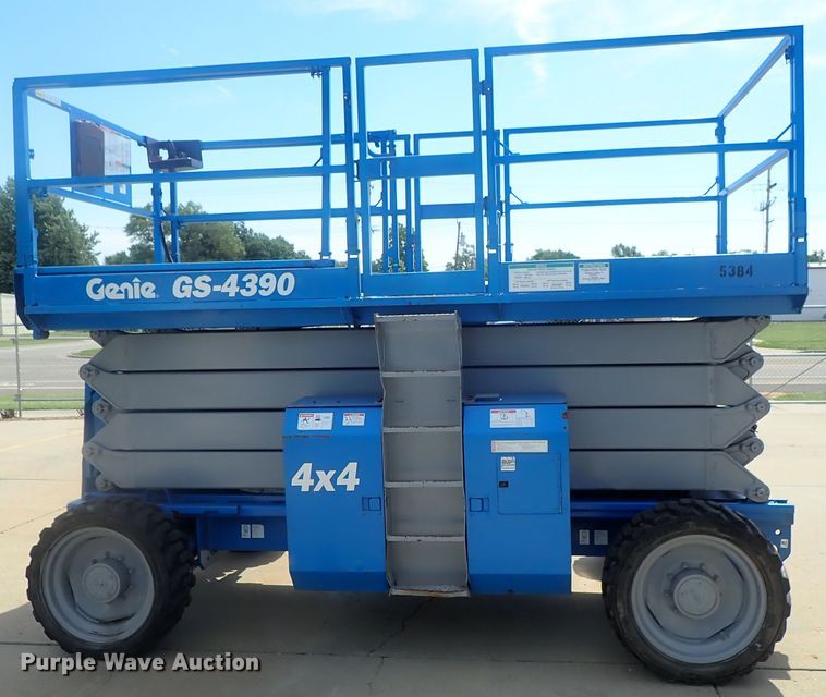 image for item DG2269 2007 Genie GS-4390  scissorl lift