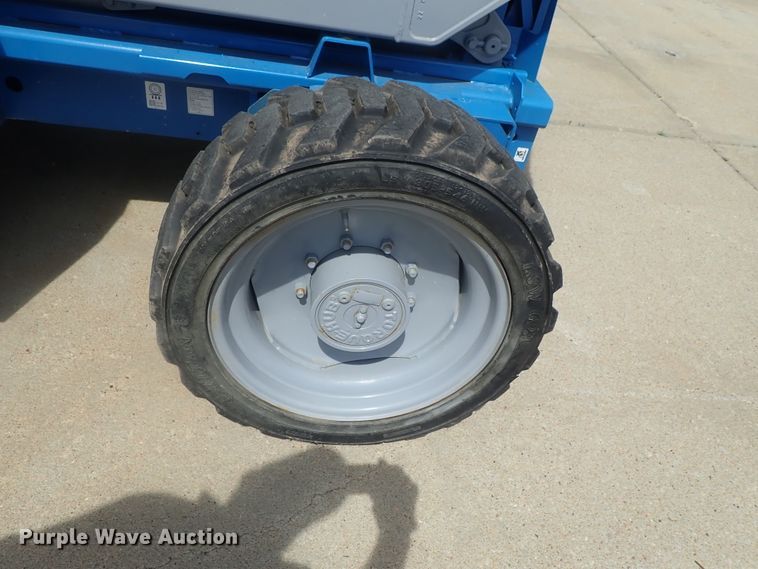 image for item DG2269 2007 Genie GS-4390  scissorl lift