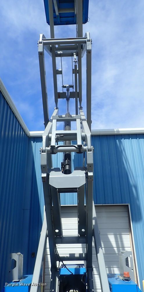 image for item DG2269 2007 Genie GS-4390  scissorl lift