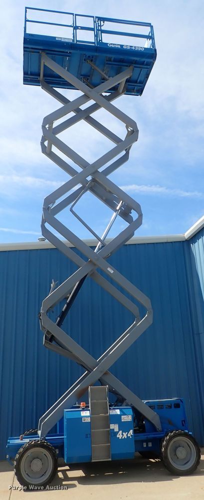 image for item DG2269 2007 Genie GS-4390  scissorl lift
