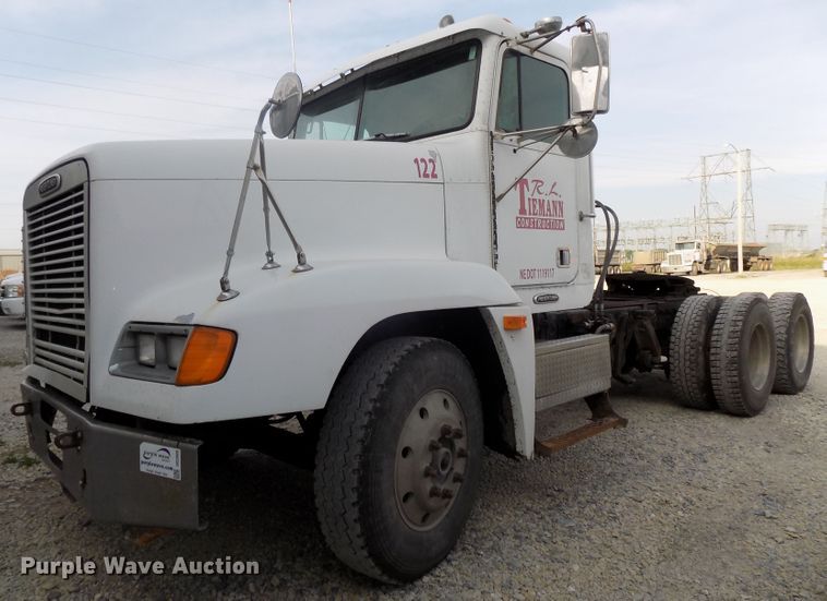 image for item DG2605 1997 Freightliner FLD  semi truck