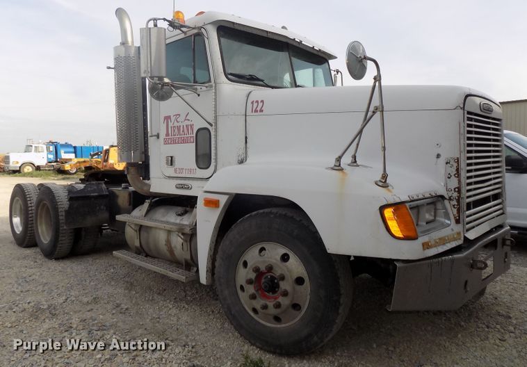 image for item DG2605 1997 Freightliner FLD  semi truck