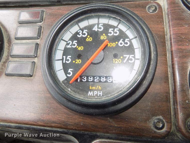 image for item DG2605 1997 Freightliner FLD  semi truck