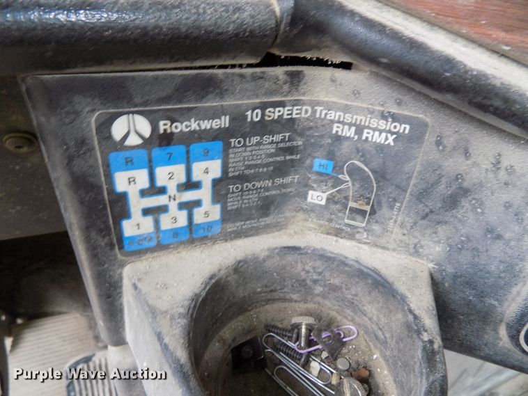 image for item DG2605 1997 Freightliner FLD  semi truck