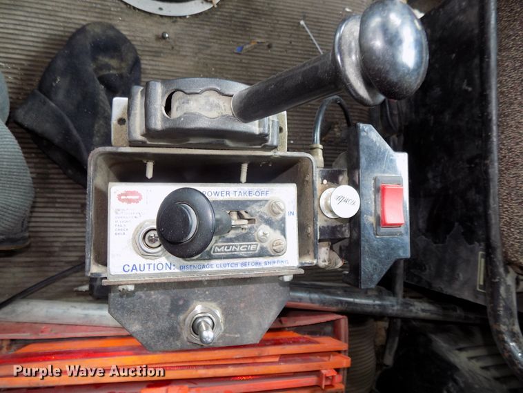 image for item DG2605 1997 Freightliner FLD  semi truck