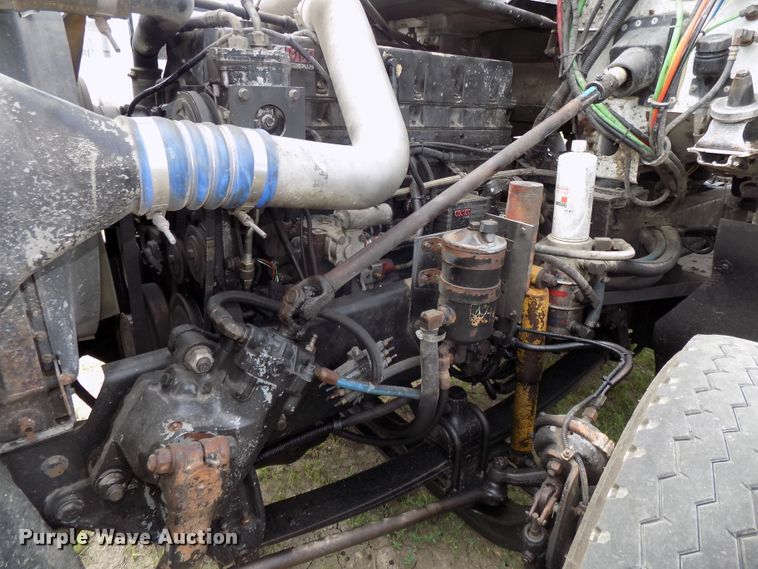 image for item DG2605 1997 Freightliner FLD  semi truck