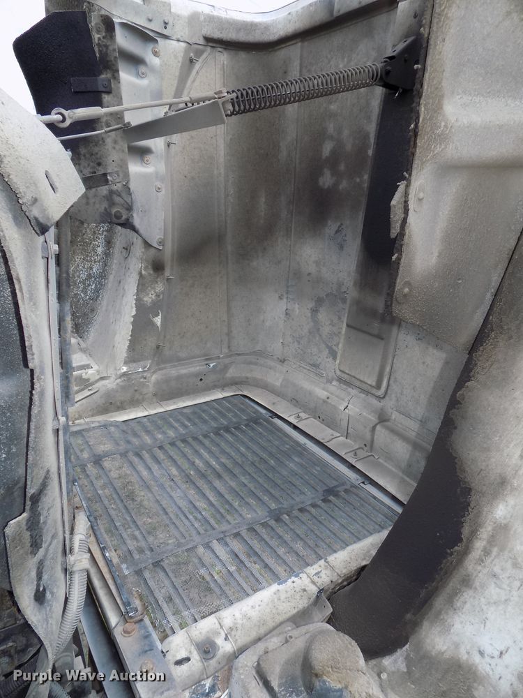 image for item DG2605 1997 Freightliner FLD  semi truck