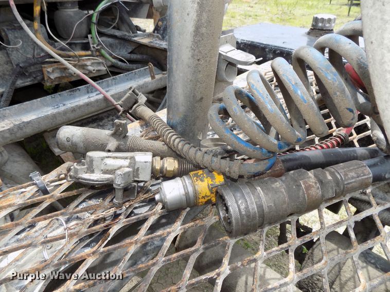 image for item DG2605 1997 Freightliner FLD  semi truck