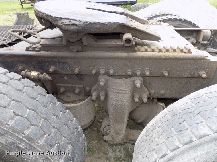 image for item DG2605 1997 Freightliner FLD  semi truck