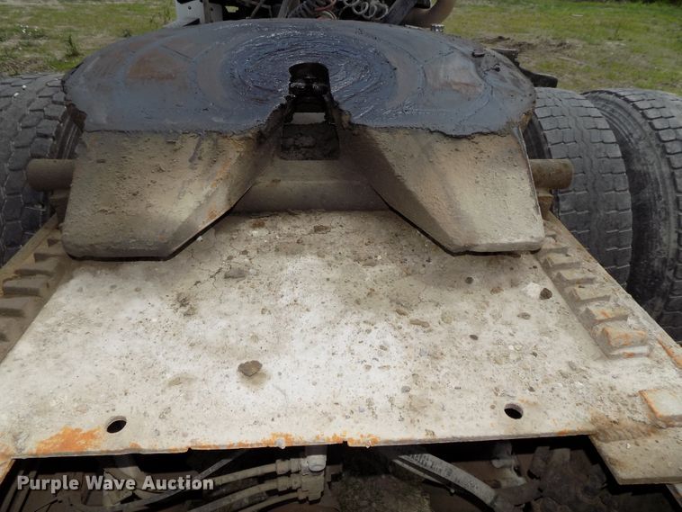 image for item DG2605 1997 Freightliner FLD  semi truck