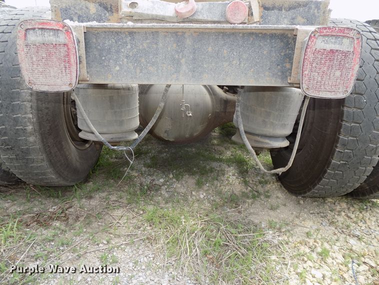 image for item DG2605 1997 Freightliner FLD  semi truck