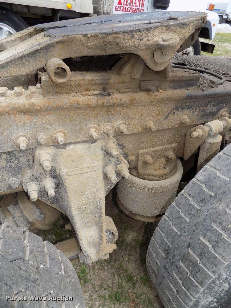 image for item DG2605 1997 Freightliner FLD  semi truck