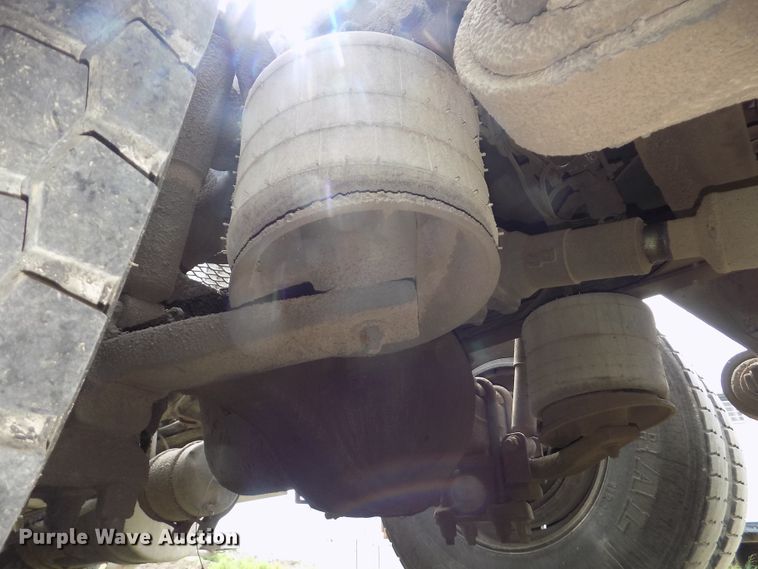 image for item DG2605 1997 Freightliner FLD  semi truck