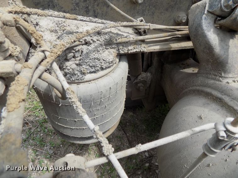 image for item DG2605 1997 Freightliner FLD  semi truck