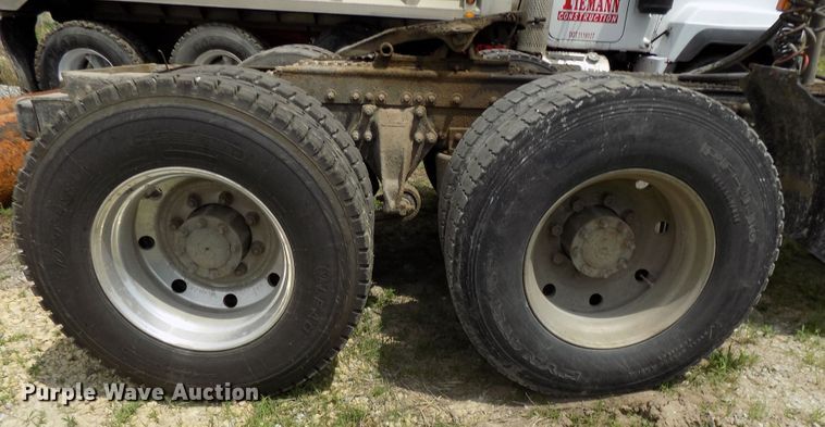 image for item DG2605 1997 Freightliner FLD  semi truck