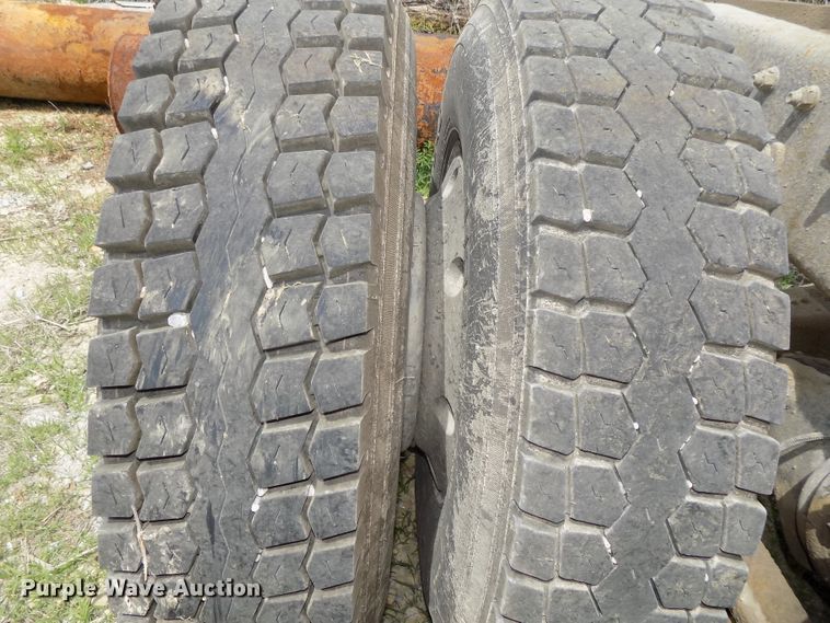 image for item DG2605 1997 Freightliner FLD  semi truck