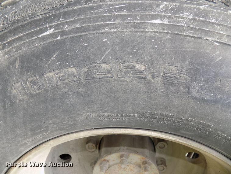 image for item DG2605 1997 Freightliner FLD  semi truck