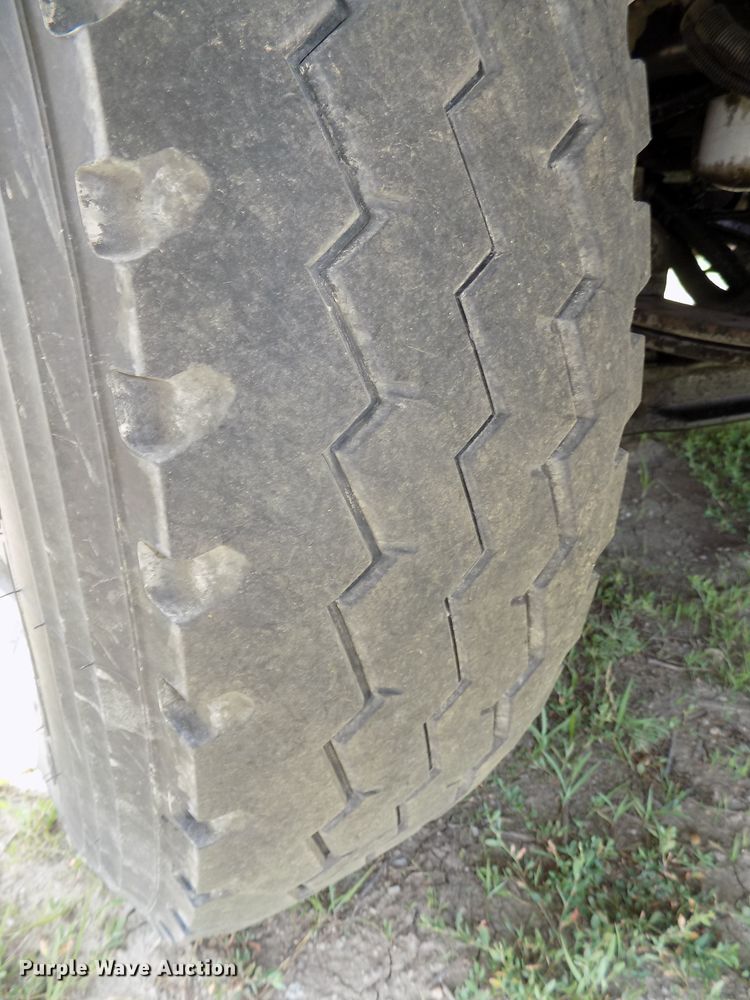 image for item DG2605 1997 Freightliner FLD  semi truck