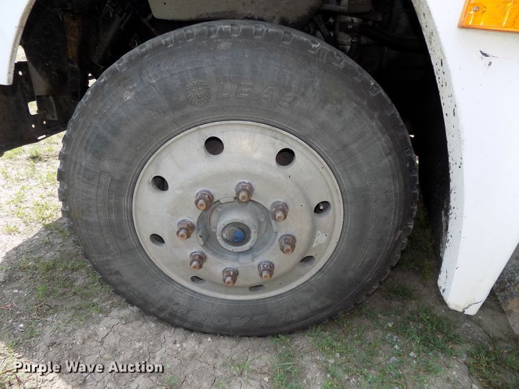 image for item DG2605 1997 Freightliner FLD  semi truck