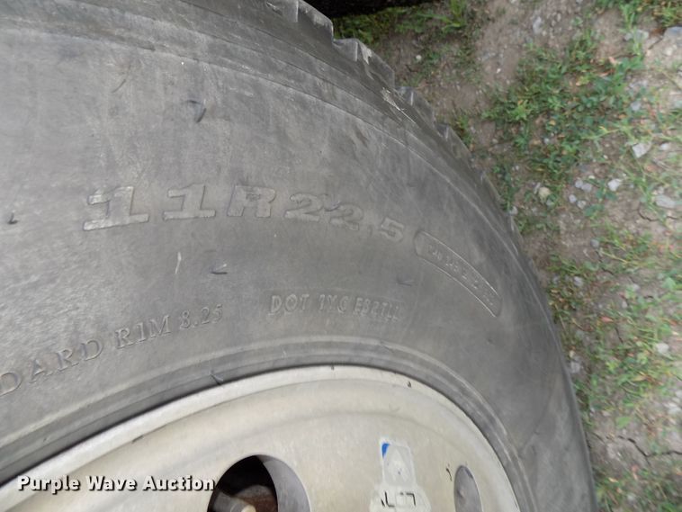 image for item DG2605 1997 Freightliner FLD  semi truck