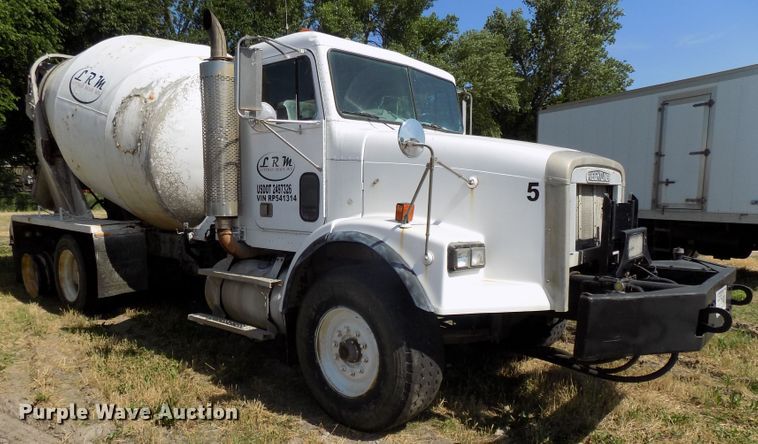 image for item DG2613 1994 Freightliner FLD  ready mix truck