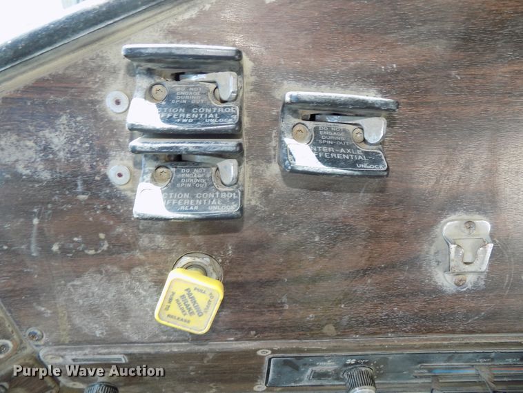 image for item DG2613 1994 Freightliner FLD  ready mix truck