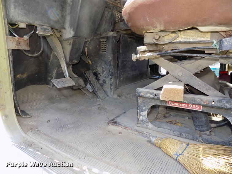 image for item DG2613 1994 Freightliner FLD  ready mix truck