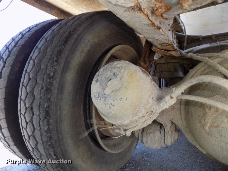 image for item DG2613 1994 Freightliner FLD  ready mix truck