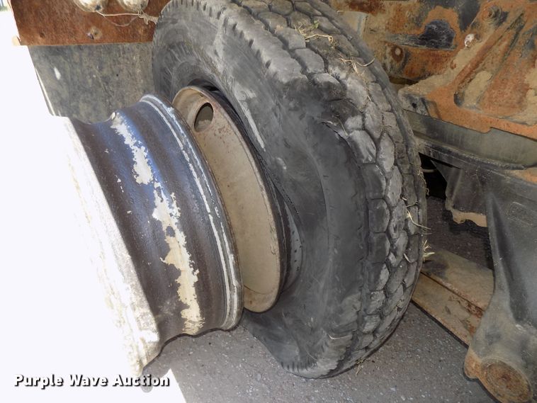 image for item DG2613 1994 Freightliner FLD  ready mix truck