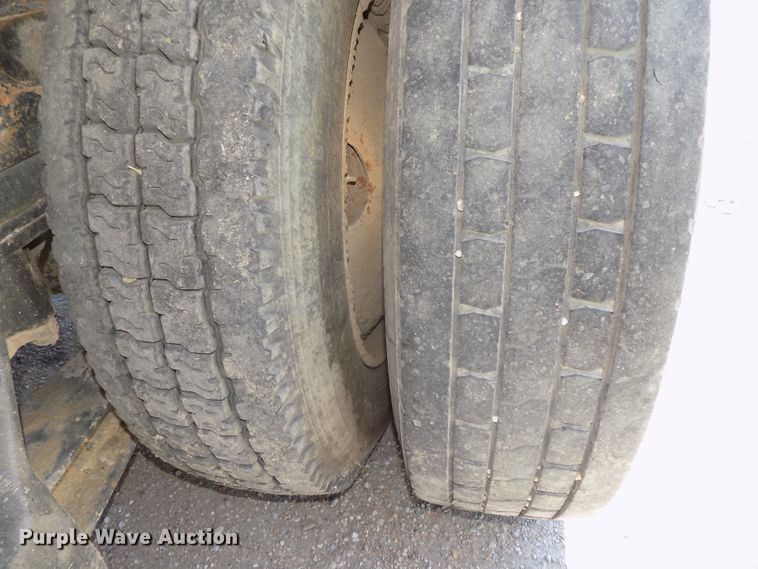 image for item DG2613 1994 Freightliner FLD  ready mix truck