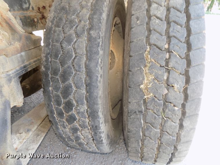 image for item DG2613 1994 Freightliner FLD  ready mix truck