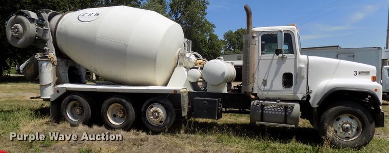 image for item DG2614 1997 International 5000SFA  ready mix truck
