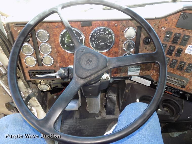 image for item DG2614 1997 International 5000SFA  ready mix truck