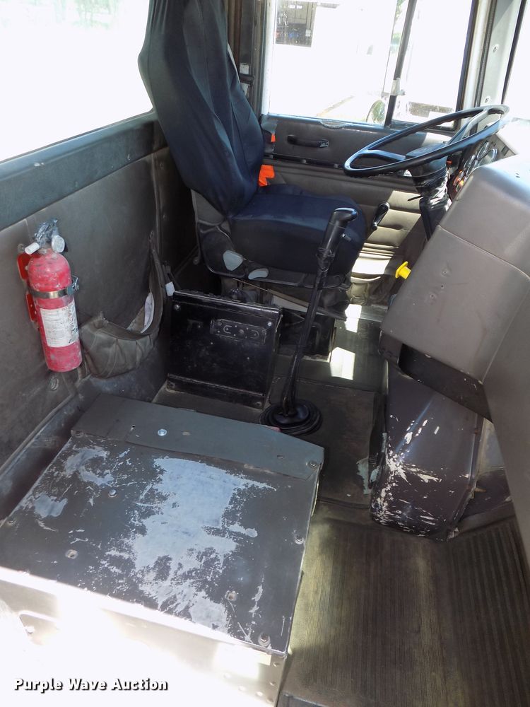 image for item DG2614 1997 International 5000SFA  ready mix truck