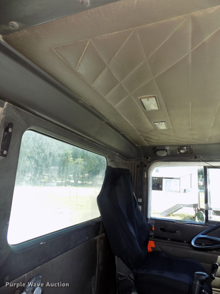 image for item DG2614 1997 International 5000SFA  ready mix truck