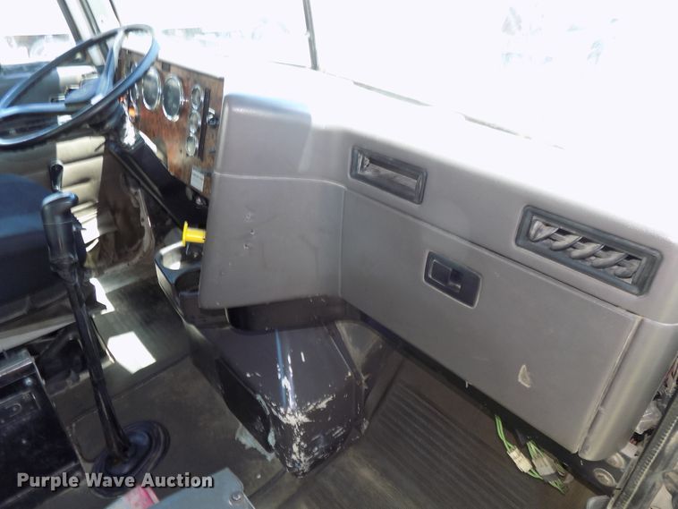 image for item DG2614 1997 International 5000SFA  ready mix truck