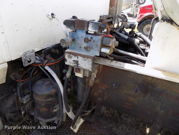 image for item DG2614 1997 International 5000SFA  ready mix truck