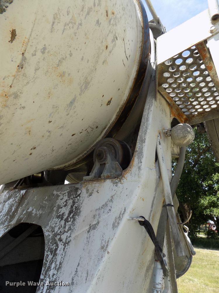 image for item DG2614 1997 International 5000SFA  ready mix truck