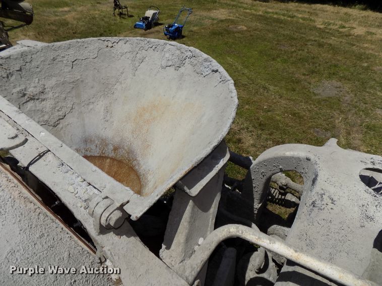 image for item DG2614 1997 International 5000SFA  ready mix truck