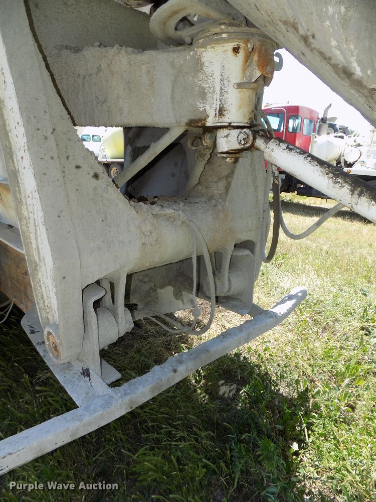 image for item DG2614 1997 International 5000SFA  ready mix truck