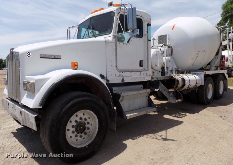 image for item DG2615 2005 Kenworth W900  ready mix or pump truck