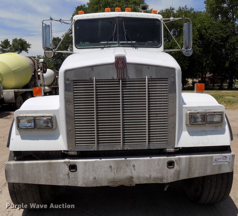 image for item DG2615 2005 Kenworth W900  ready mix or pump truck