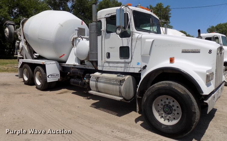 image for item DG2615 2005 Kenworth W900  ready mix or pump truck