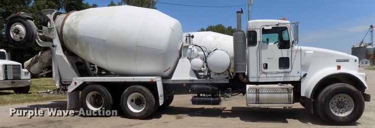 image for item DG2615 2005 Kenworth W900  ready mix or pump truck