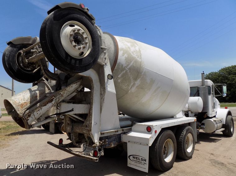 image for item DG2615 2005 Kenworth W900  ready mix or pump truck