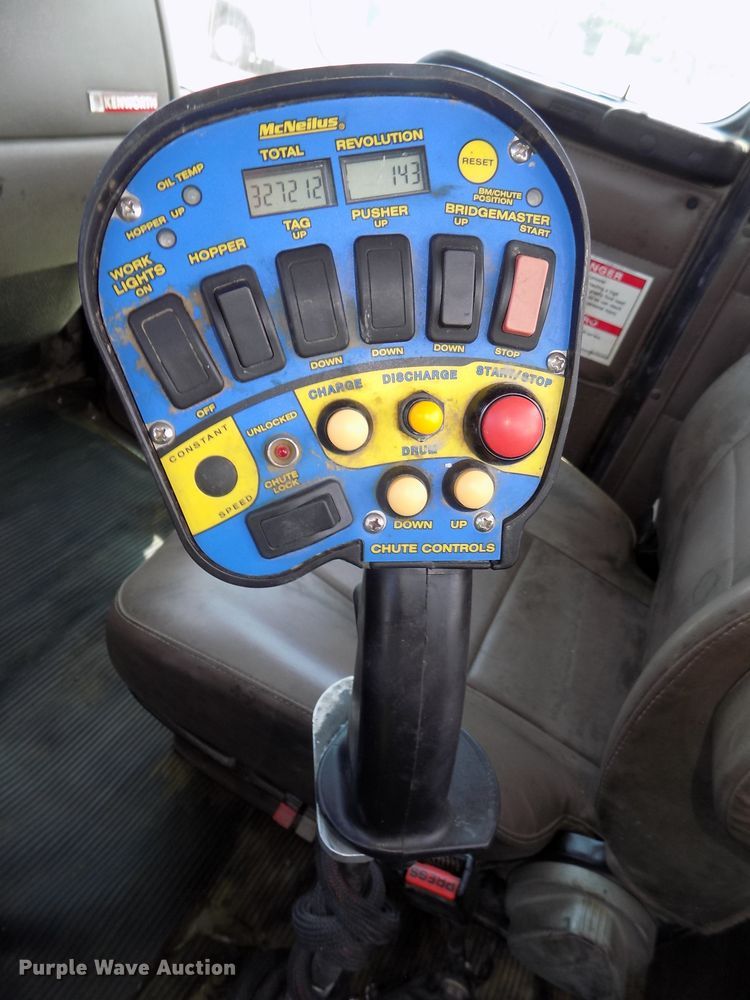 image for item DG2615 2005 Kenworth W900  ready mix or pump truck