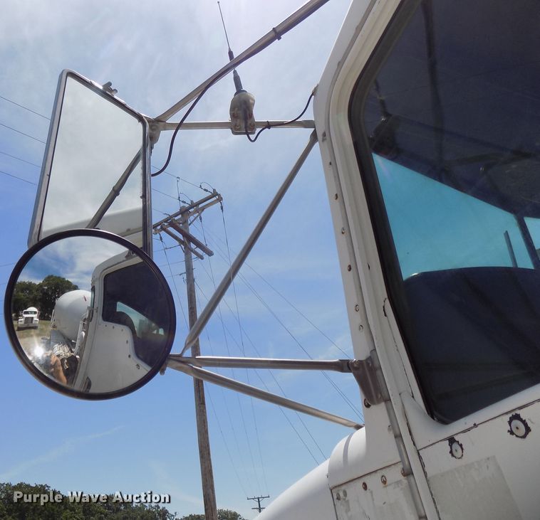 image for item DG2615 2005 Kenworth W900  ready mix or pump truck