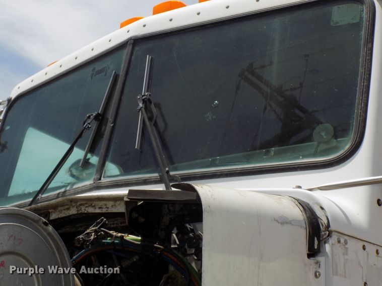 image for item DG2615 2005 Kenworth W900  ready mix or pump truck