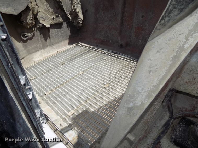 image for item DG2615 2005 Kenworth W900  ready mix or pump truck