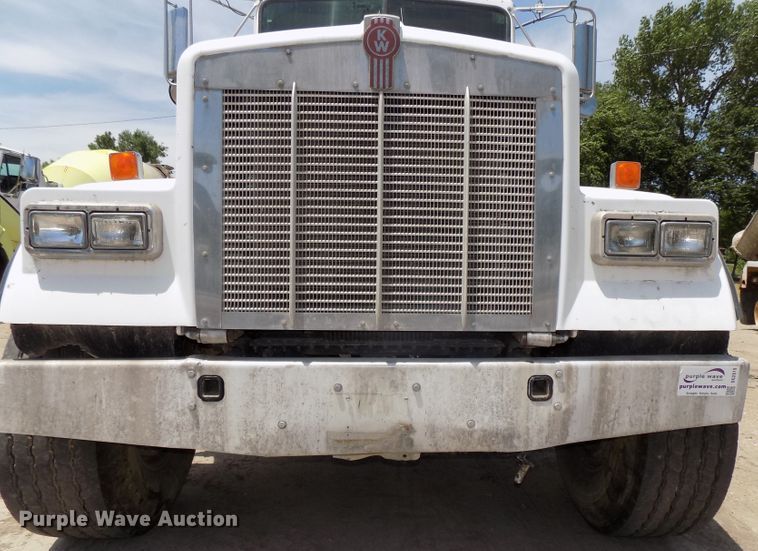 image for item DG2615 2005 Kenworth W900  ready mix or pump truck